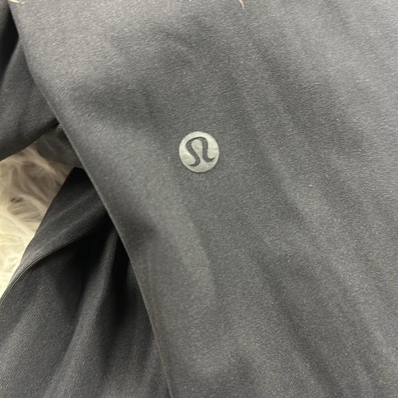 Lululemon On The Fly Crop *23" Black - Picture 4 of 6